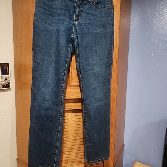St John’s Bay Comfort Waist Straight Jean Women’s Size 6 Petite Medium Wash - Picture 1 of 7